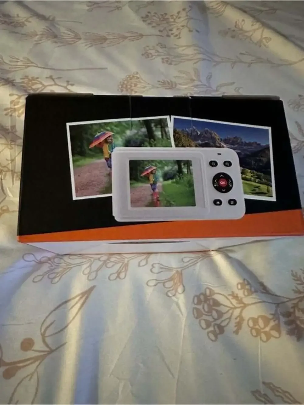 Compact Digital Camera - Silver 72.0 MP with 2.5K Video
